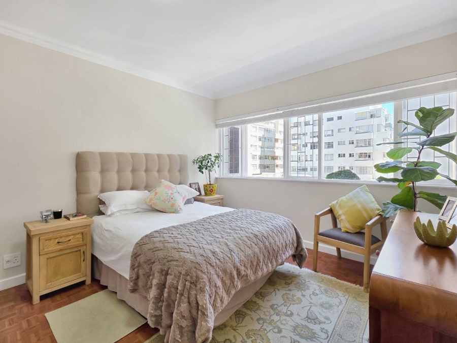 2 Bedroom Property for Sale in Sea Point Western Cape